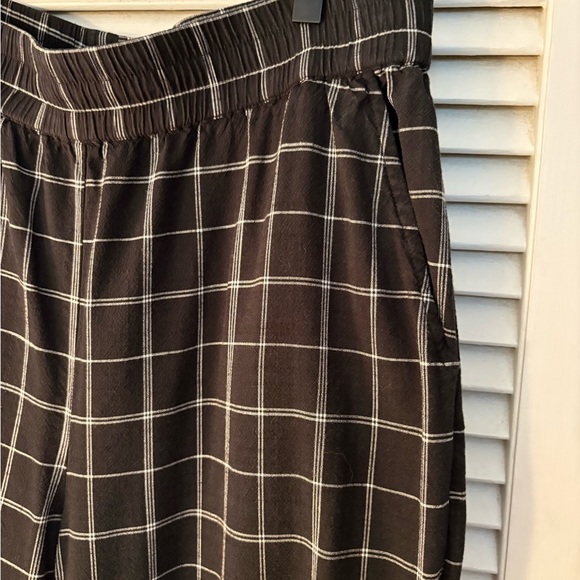 Marine Layer Black Grid Allison pants - Picture 3 of 3